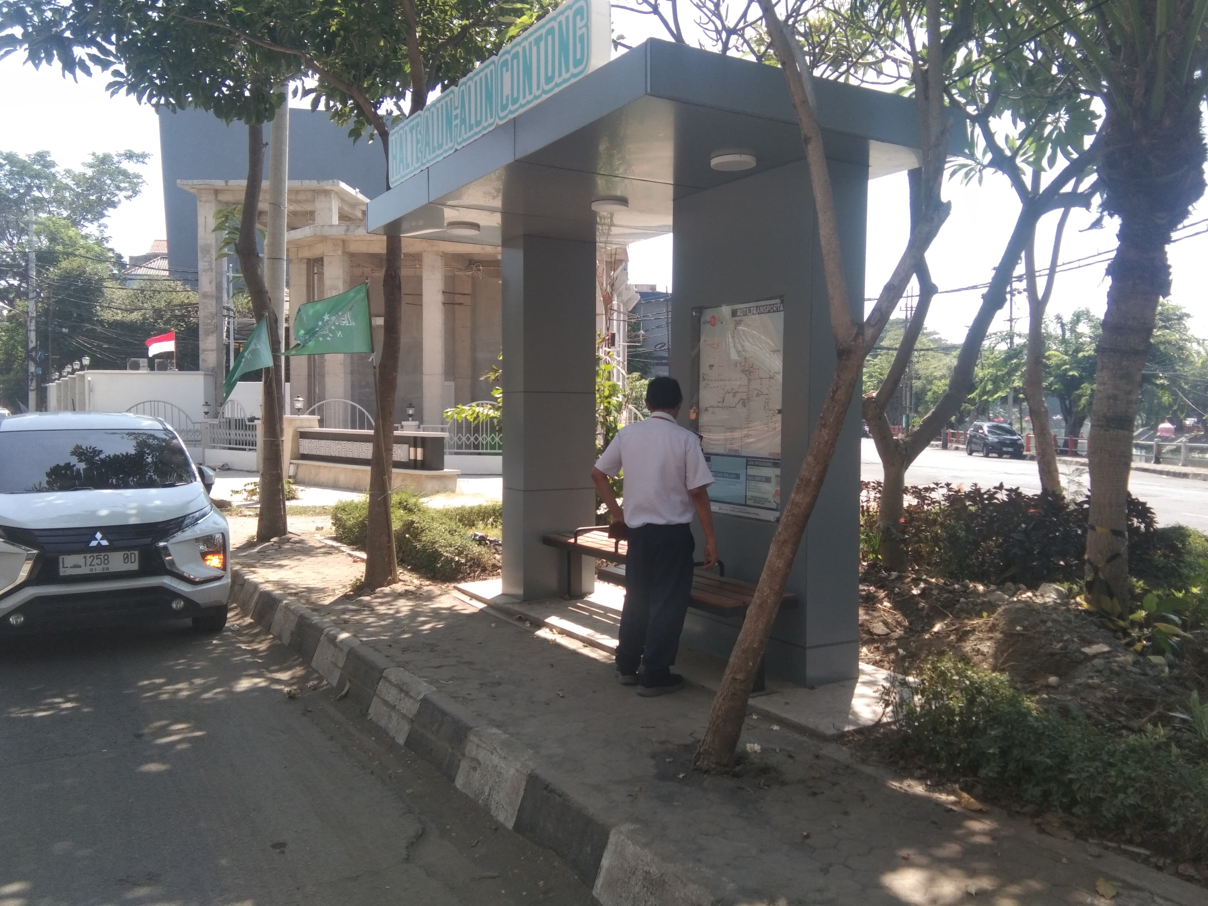 Halte Alun-Alun Contong