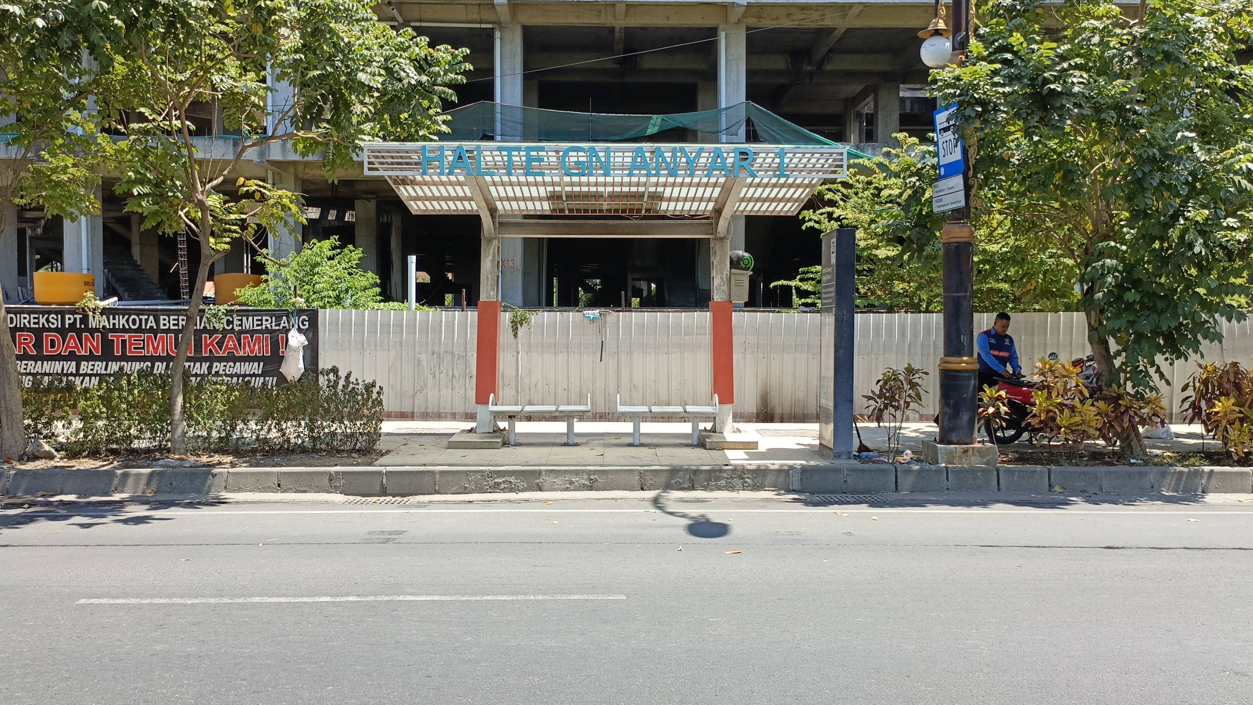 Halte Gunung Anyar Timur 1