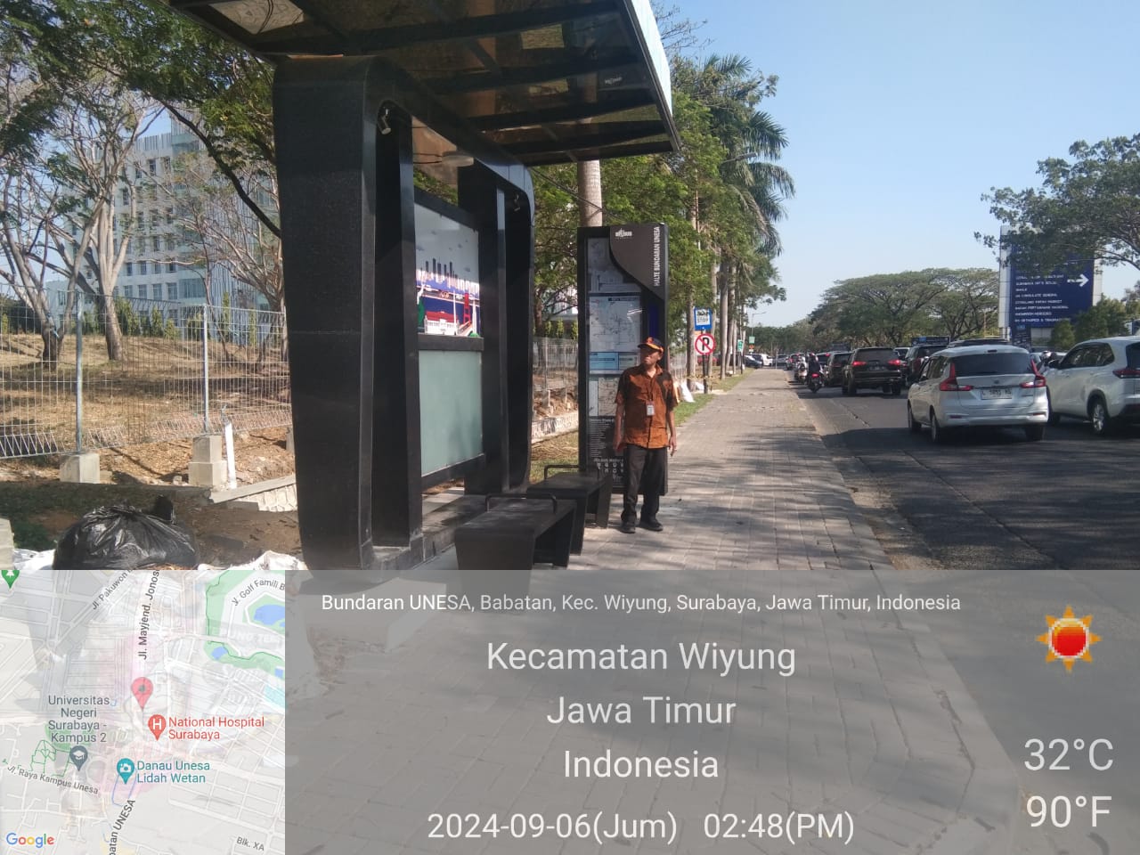 Halte Bundaran UNESA